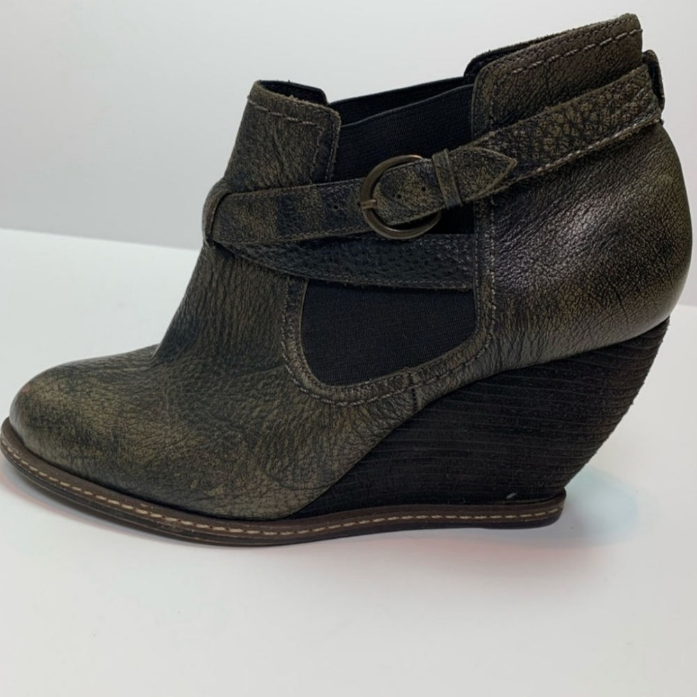Schules & Sons Metallic Bronze-Brown Wedge Booties! (Size 9)